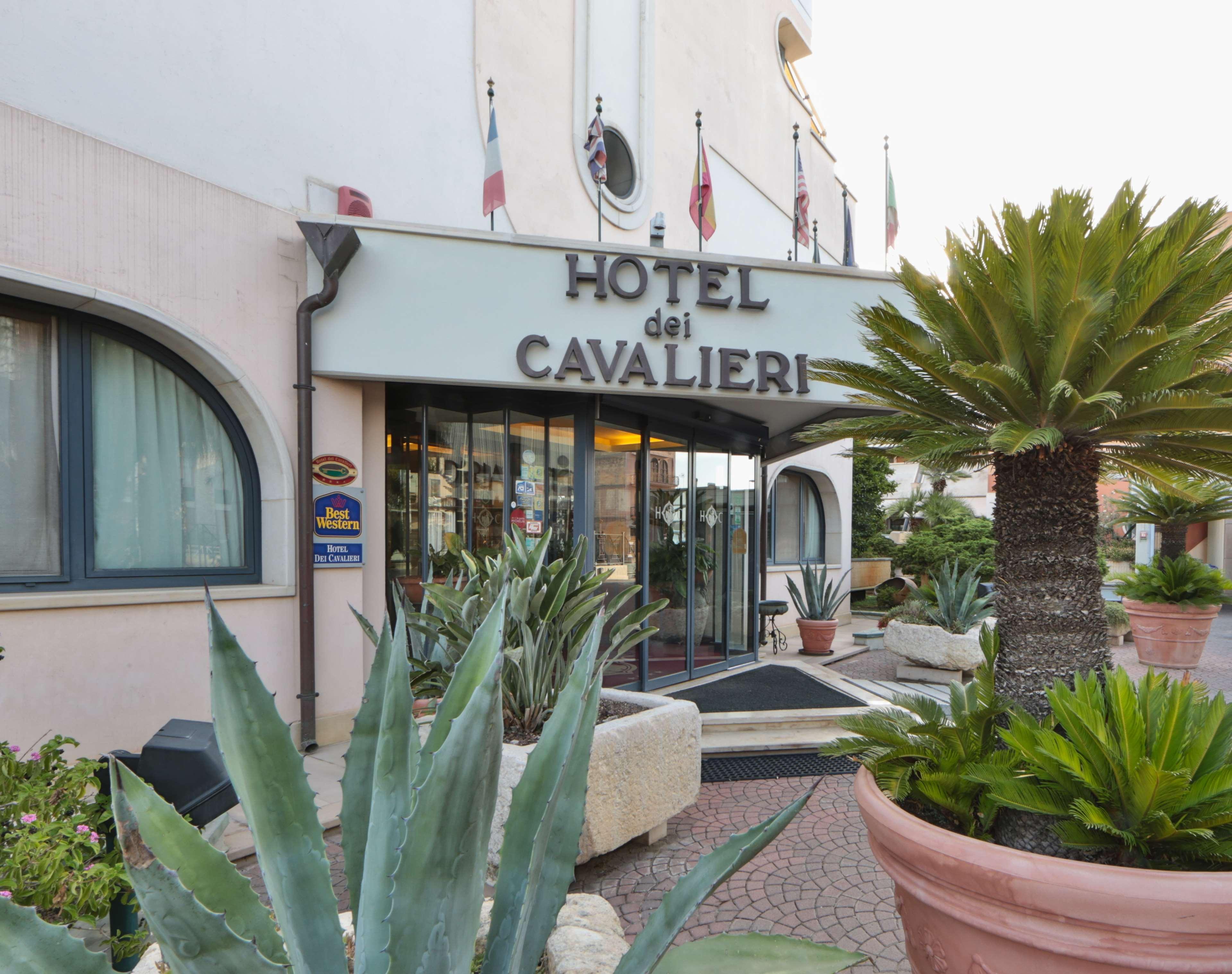 Best Western Hotel Dei Cavalieri บาร์เลตตา ภายนอก รูปภาพ
