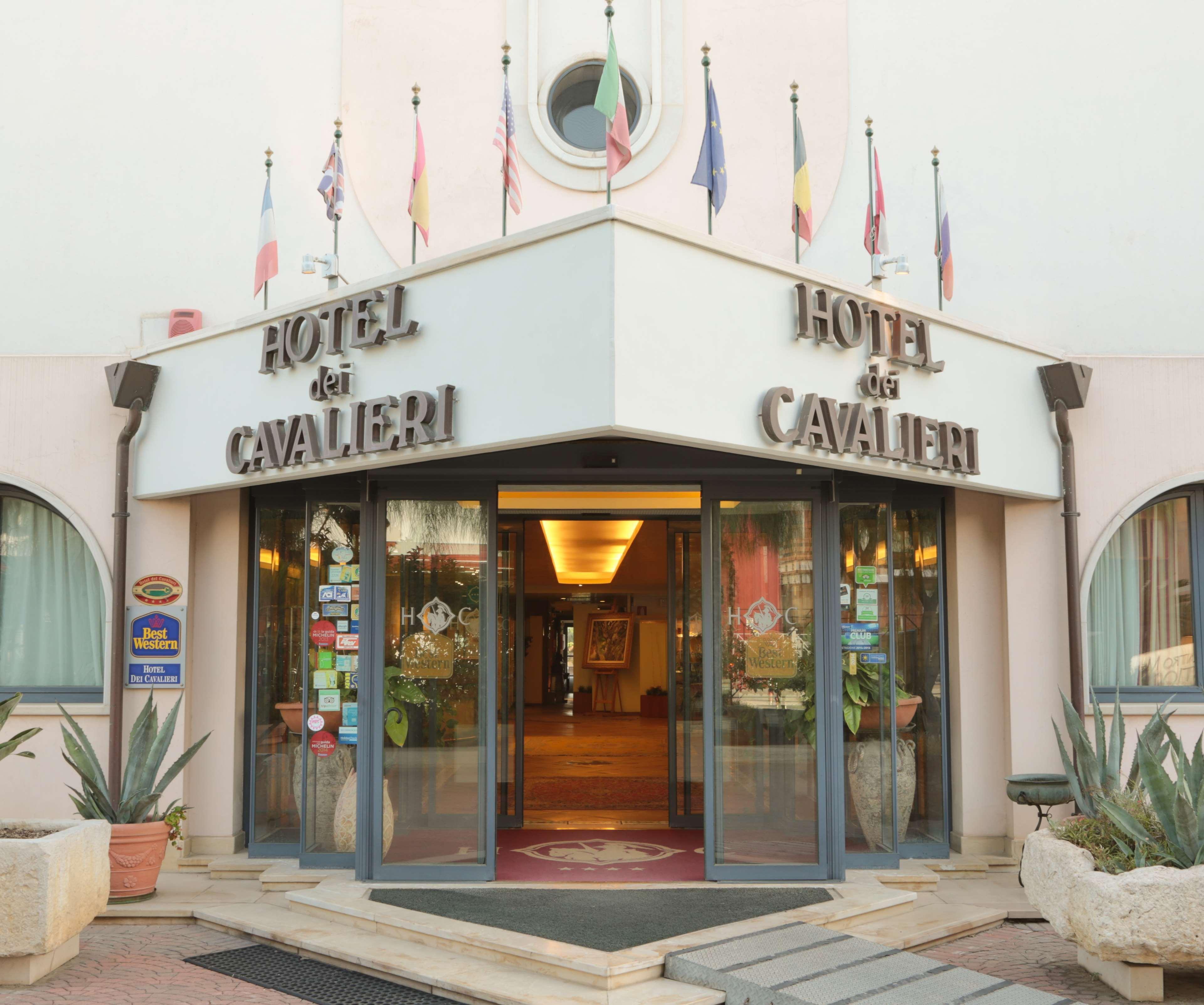 Best Western Hotel Dei Cavalieri บาร์เลตตา ภายนอก รูปภาพ